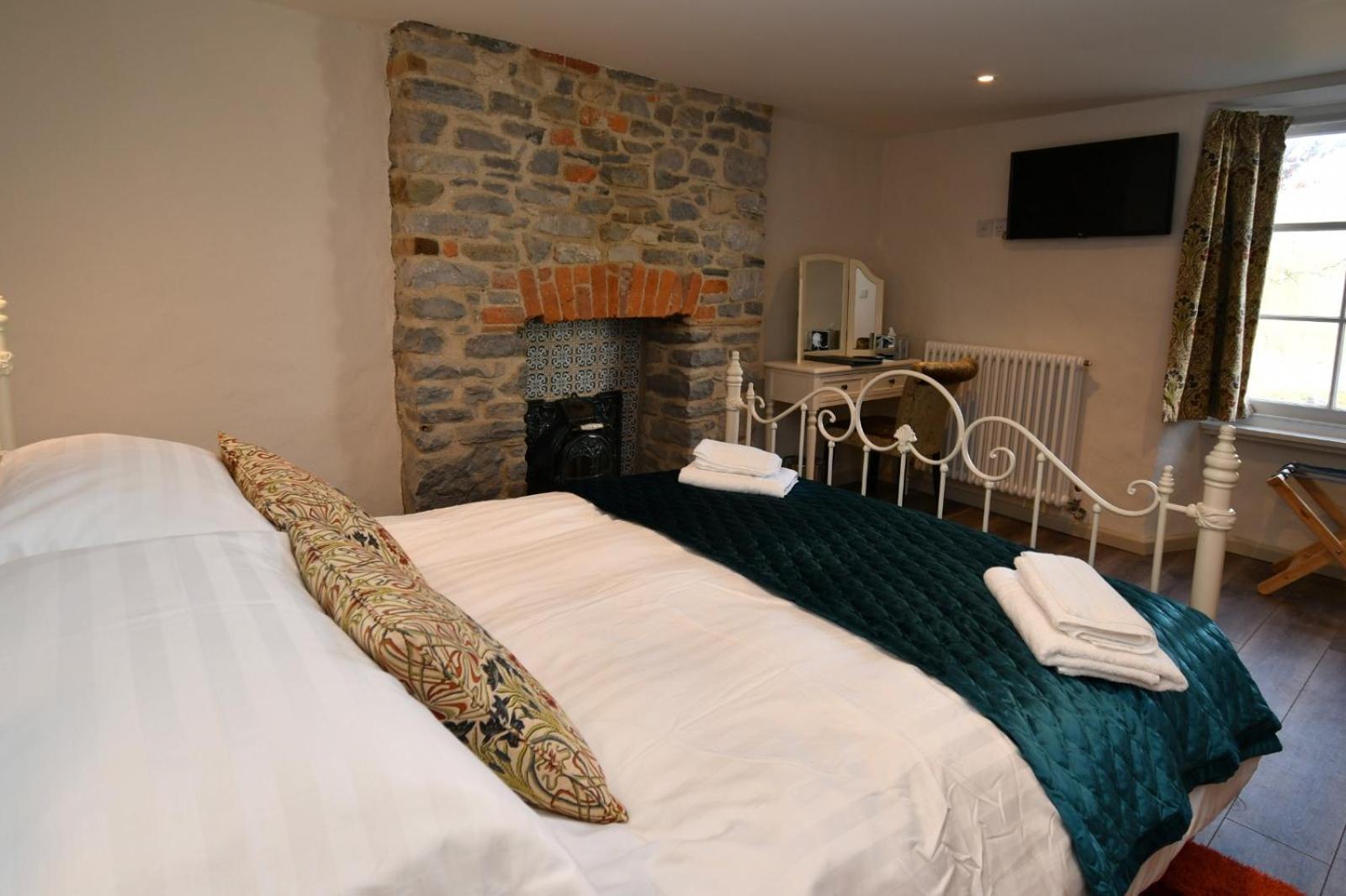 Carew Inn Εξωτερικό φωτογραφία